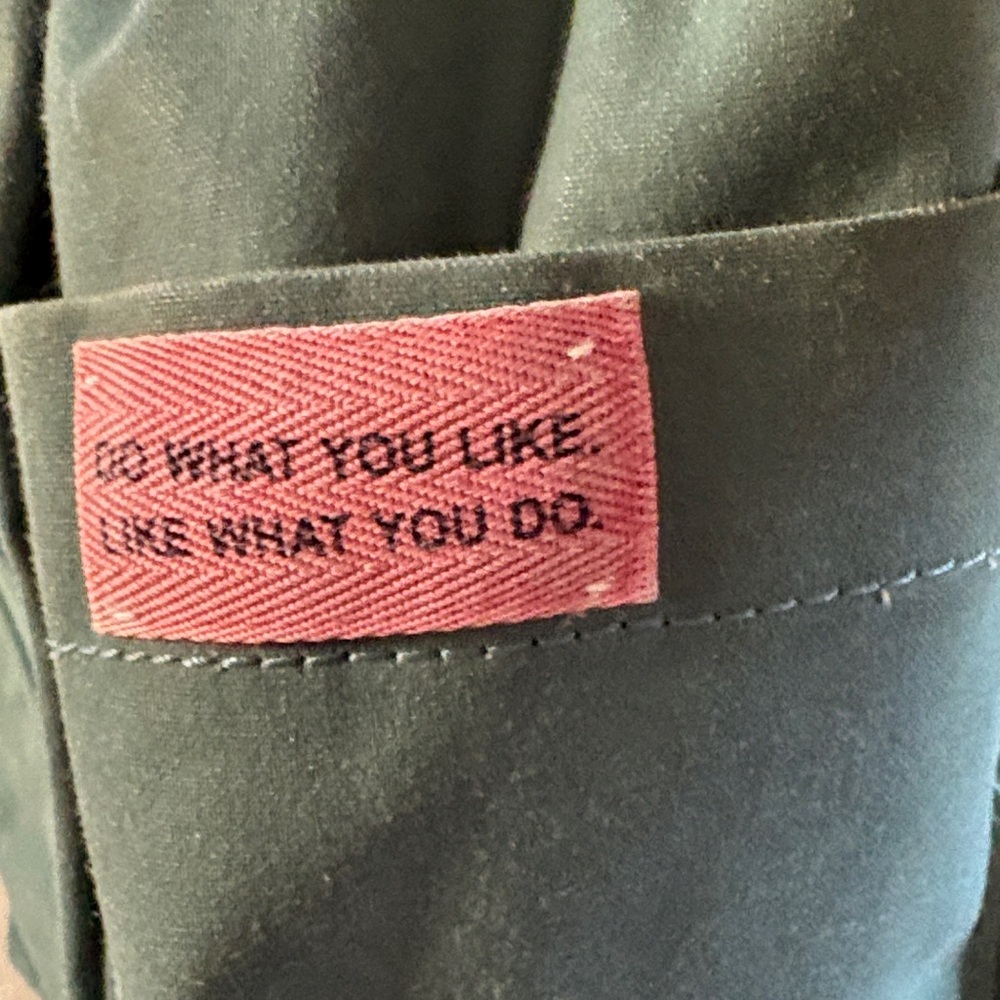 Fjallraven Kånken Backpack in Deep Green with Red Logo - Picture 6 of 13